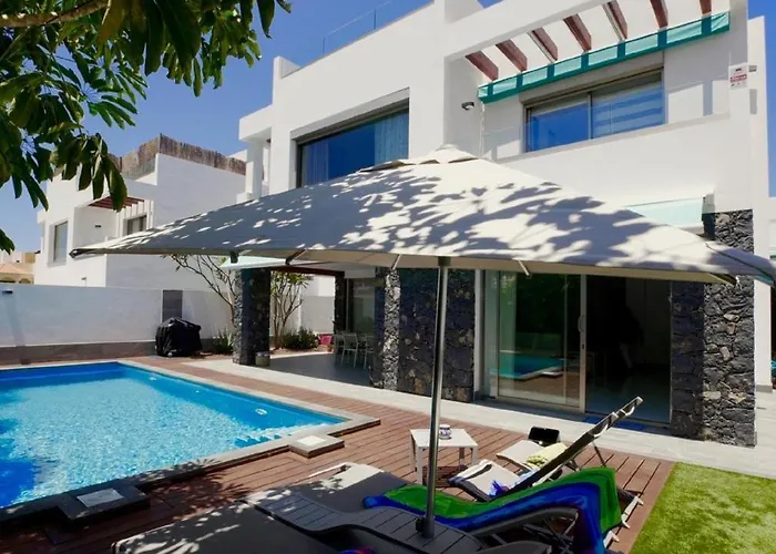 Holiday home Blue Portofino Cristianos, Pool